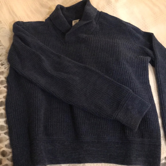 Gap Sweater - Picture 2 of 4